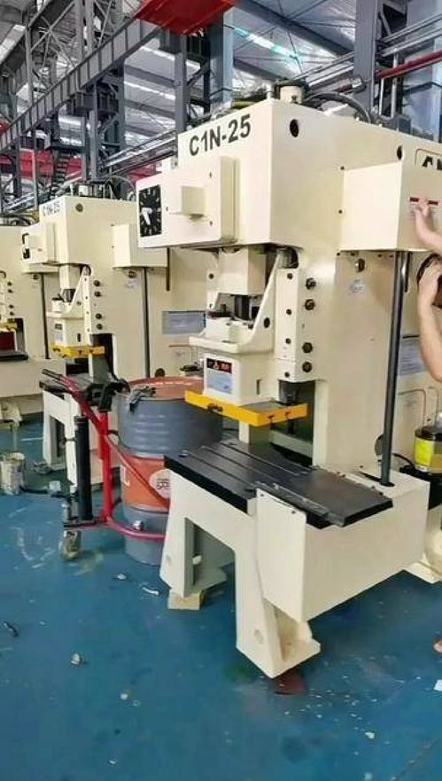 這樣才能發現名族工業吧 工廠實拍視頻 創作靈感 支持中國 沖壓自動化設備一站式技術解決方案